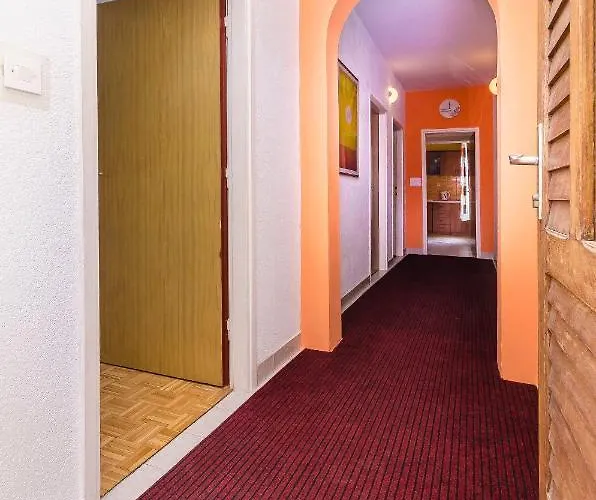 Dejana Pensión Vodice